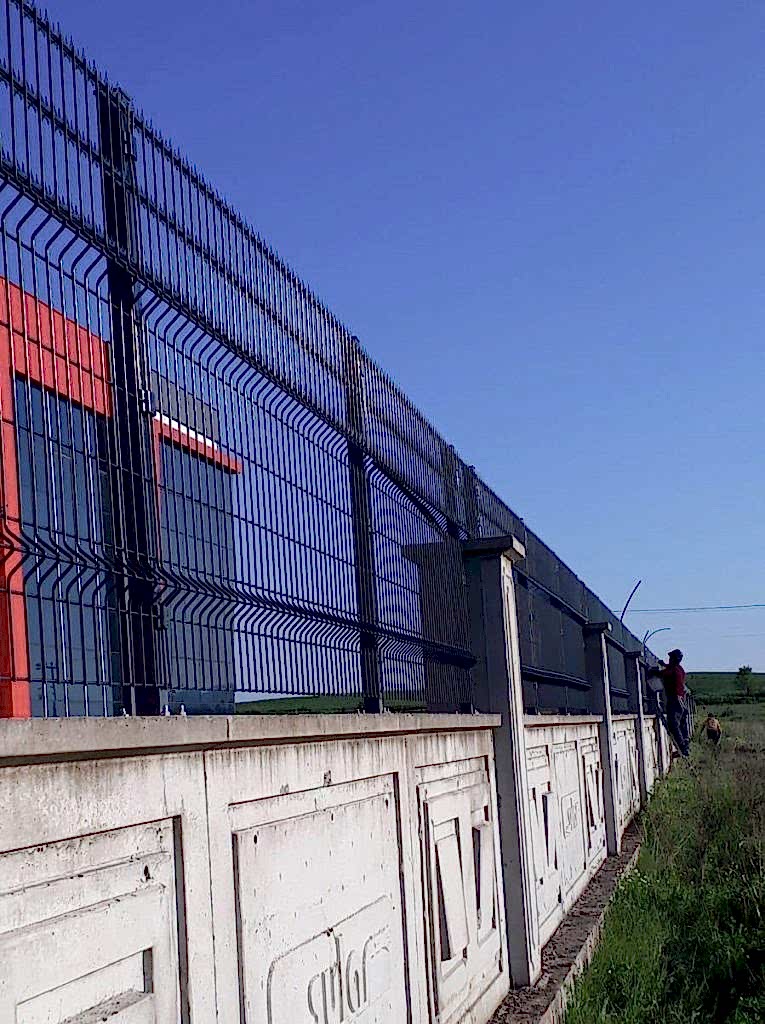 Pirana Panel Çit