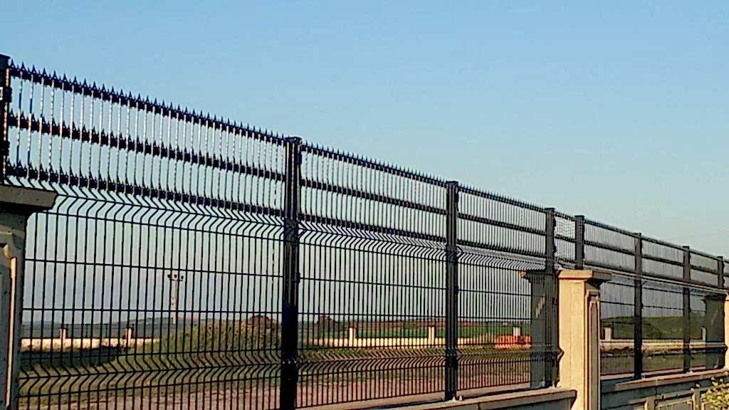 Pirana Panel Çit